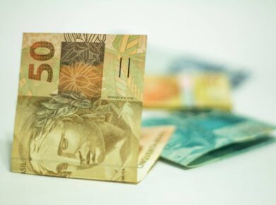 Como calcular o salário com base nos dias trabalhados