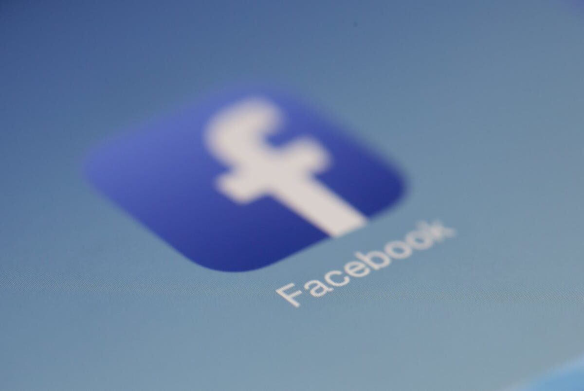 Como contratar um social media