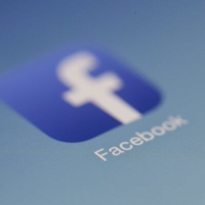 Como contratar um social media