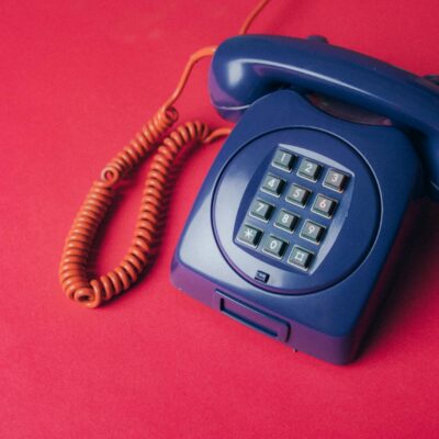 Luz Azul do Celular: Desvende os Impactos na Saúde dos Olhos e no Seu Sono — como a luz azul do celular afeta a saúde dos olh