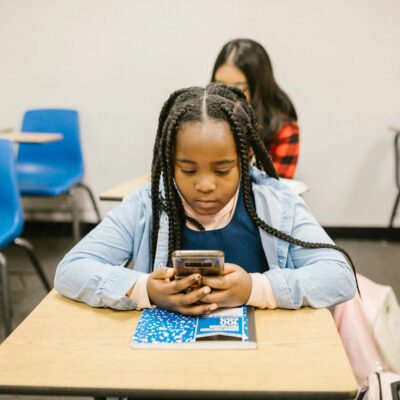 Como Combater o Bullying e Cyberbullying na Escola: Um Guia Completo para um Ambiente Seguro — como combater o bullying e o c