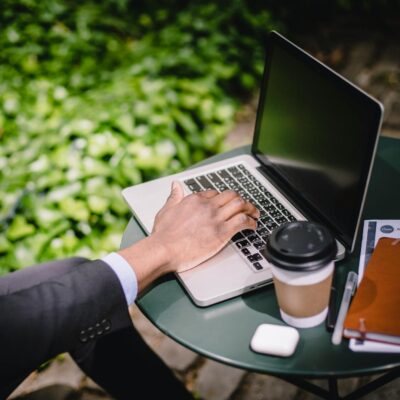 Como Conseguir Emprego Remoto no Exterior Morando no Brasil: O Guia Completo para sua Carreira Global — como conseguir empreg