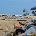 Fast Fashion: A Devastadora Pegada Ambiental na Água e Terra — impactos do fast fashion no meio ambiente e rios globais | Jor