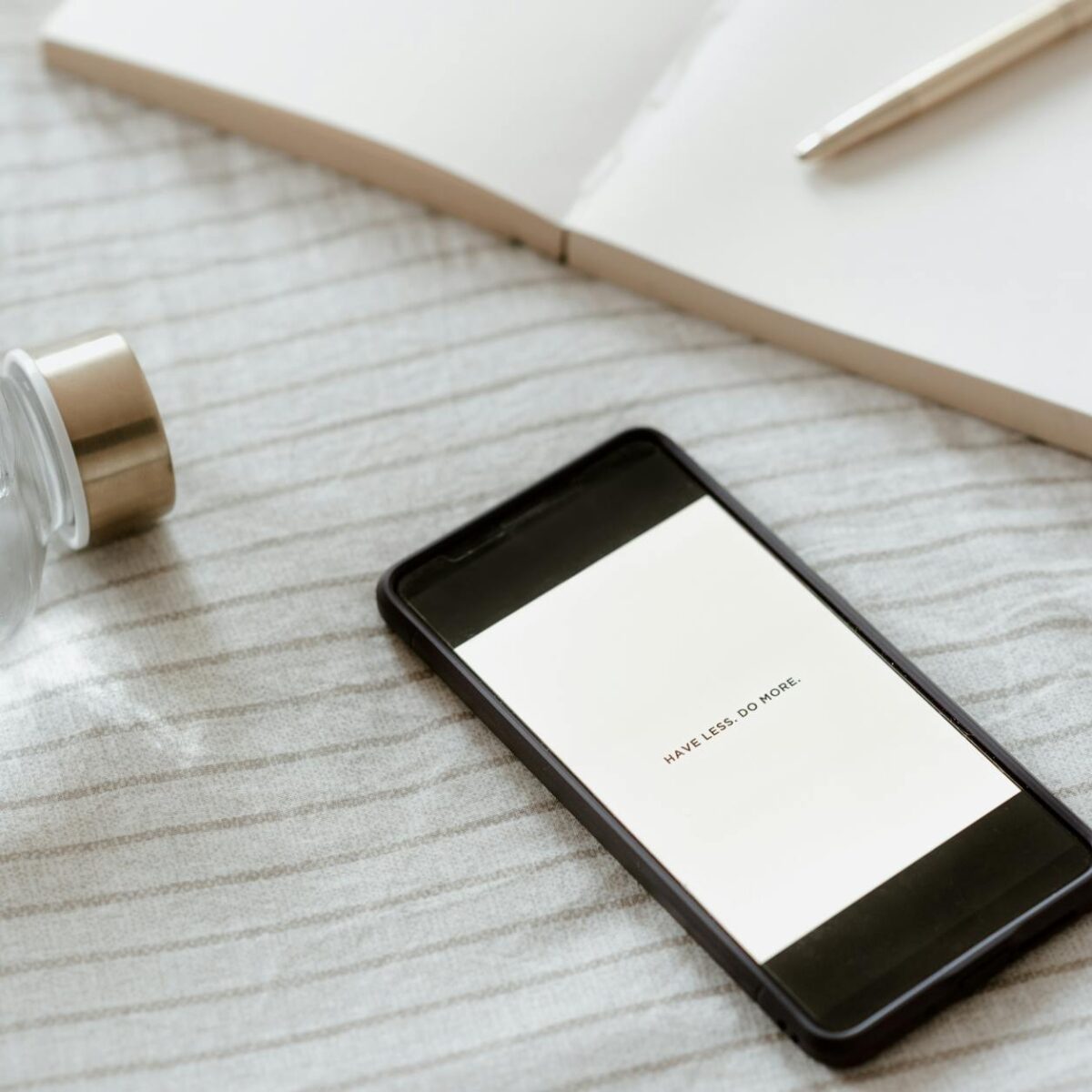 Consumo Minimalista: O Guia Definitivo de Como Seu Estilo de Vida Ajuda o Planeta — o que é consumo minimalista e como ele aj