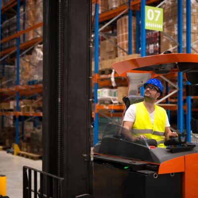 Vantagens do Aluguel de Plataforma Elevatória